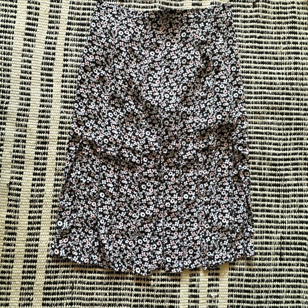 7th Avenue design Studio New York & Company Size 8 Black Floral Fringe Pencil sk